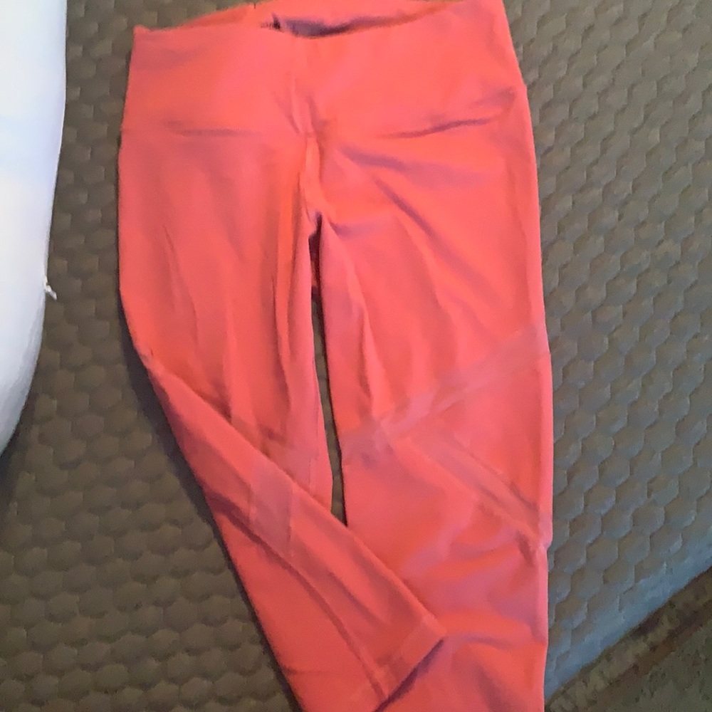 Victoria Knockout Sheer Detail